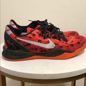 Kobe 8 Challenge Red.